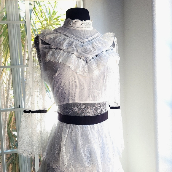 🍒NWT🍒 ETHEREAL WHITE LACE DRESS - Picture 5 of 9